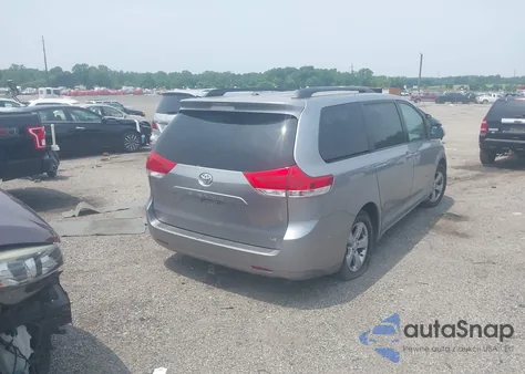 2011 Toyota Sienna Le V6 из США, поврежденный, VIN 5TDKK3DC4BS013309